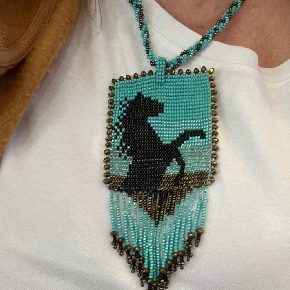 Lakota beautiful horse design beaded necklace
